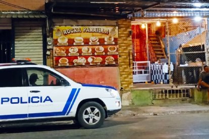 Dos sujetos armados cometieron el tiroteo dentro de este establecimiento.