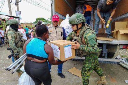 En la acción solidaria participó personal de diversas entidades y de las Fuerzas Armadas.
