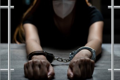 La ecuatoriana Kristel Candelario es acusada de abandonar a su hija que murió por deshidratación en Cleveland, Estados Unidos.