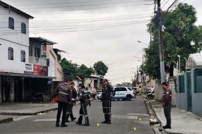 En el sitio del hecho se recabó siete indicios balísticos.