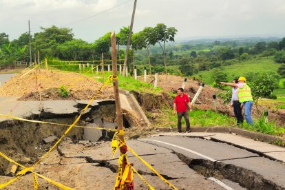 Así quedó el tramo de la vía Canuto-Calceta.