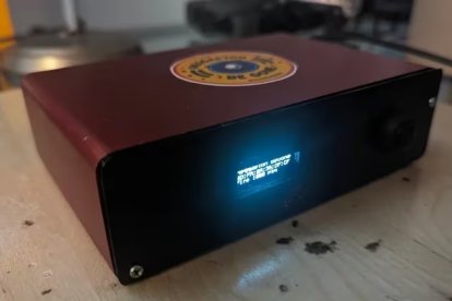 El dispositivo es capaz de interferir en la señal bluetooth de los parlantes.