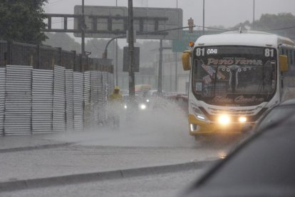 Fuerte lluvia azota al norte de la urbe porteña