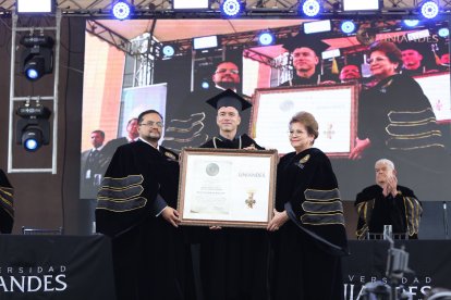 El presidente Daniel Noboa recibió su primer honoris causa.