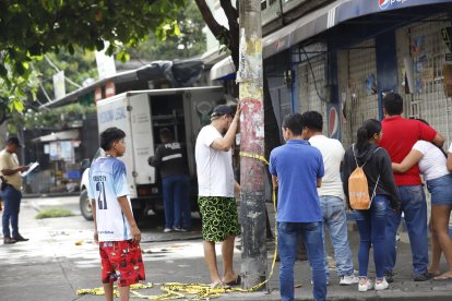 Vecinos y parientes del menor mostraron su tristeza por el crimen.