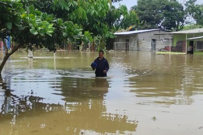 Unas familias despertaron con sus casas ‘a pique’.
