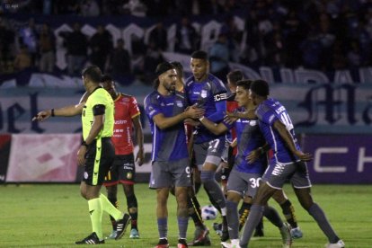 Emelec tuvo su primera victoria de visitante.