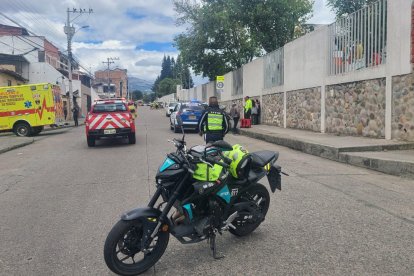 l interior de la institución estaba miembros de la Policía, en una jornada de capacitación a los estudiantes.