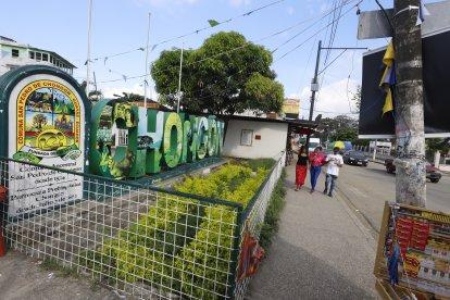 La zona donde se ubican las letras con el nombre de la comuna es el área de más movimiento comercial.