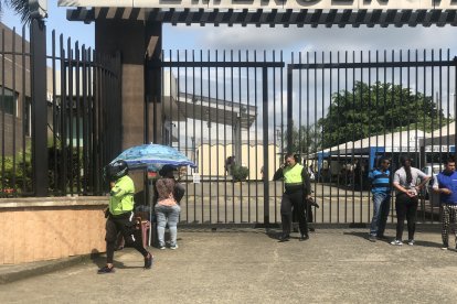 Los familiares esperaban respuestas y les avisaron que estaba muerto.