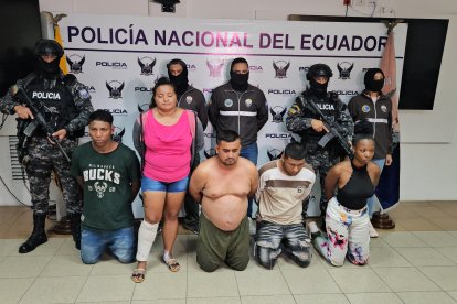 Tres hombres y una mujer fueron capturados por su presunta participación en el doble rapto.