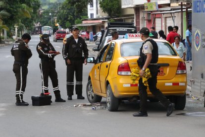 En Durán, una persona fue baleada cuando iba a tomar un taxi.