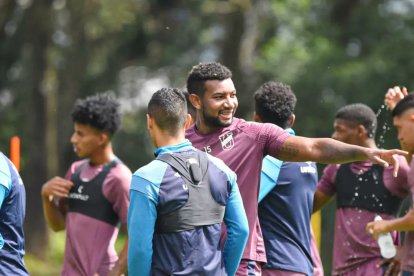 Gustavo Vallecilla quiere ser un bastión en la zaga del Trencito en la Sudamericana y LigaPro.