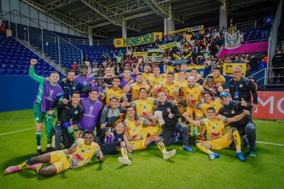 Toda la alegría de Delfín luego de dejar en el camino al Deportivo Cuenca en Copa Sudamericana.