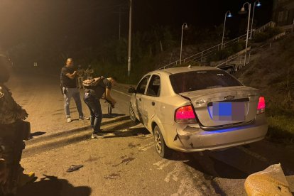 Un auto implicado en el hecho, en Esmeraldas.