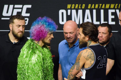 Suga y Chito tuvieron un nuevo careo, tras la conferencia de prensa.