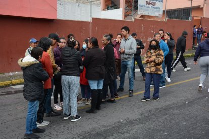 Los padres de familia hicieron un plantón luego de enterarse del hecho.