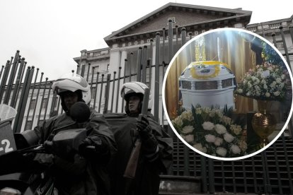 El cuerpo de la víctima fue velado en Latacunga. Los padres de familia denuncian que las autoridades quieren esconder las irregularidades.