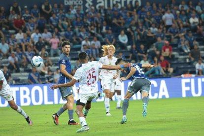 Emelec y Mushuc Runa, en duelo este 8 de marzo de 2024.