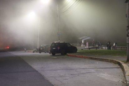 Varias parejas llegan al mirador de La Forestal, en el sur de Quito, para toquetearse y pasarla ‘fogoso’. Otros suelen pegarse las ‘bielas’.