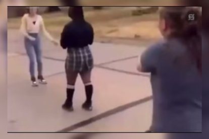 Segundos antes de que inicie la brutal pelea