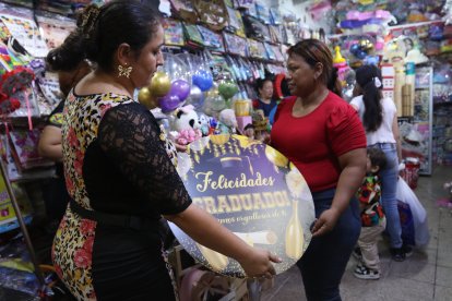 Las tiendas de decoración fueron beneficiadas por la temporada.
