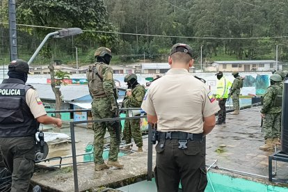 Los uniformados tomaron procedimiento durante el hallazgo.
