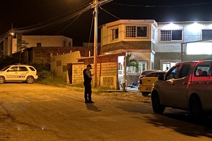 Los cadáveres fueron trasladados al Centro Forense de Manta.