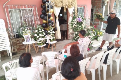 Las niñas que murieron son veladas en Pedro Carbo.