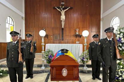 En honor al uniformado se realizó una capilla ardiente en el cuartel modelo.