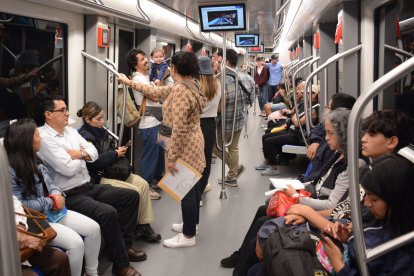 Los malos olores y el calor se concentran más en horas pico.