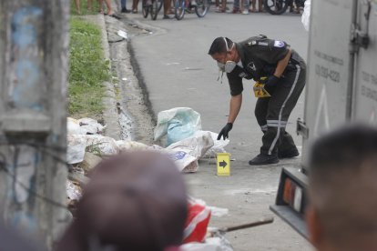Empleados de Urvaseo, encontraron un cuerpo desmembrado en medio de la basura en la parroquia Pascuales al norte de la urbe.