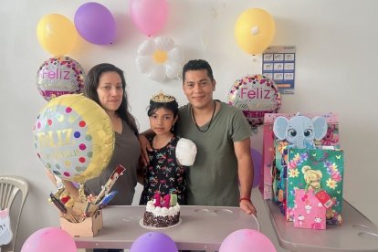 La amputación de su brazo no borró su alegría.