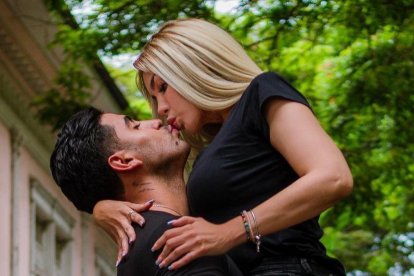 Ambos anunciaron el fin de su relación en redes sociales.