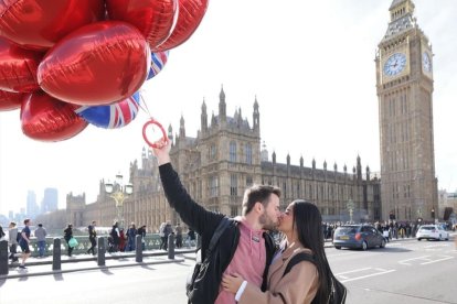 Michela Pincay está feliz recorriendo el mundo junto a su novio francés.