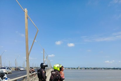 La Policía Nacional intervino para evitar el intento de suicidio