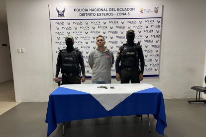 El aprehendido estaba en posesión de un arma de fuego.