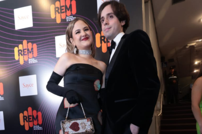 La cantante Mar Rendón llegó a la alfombra roja de los premios.