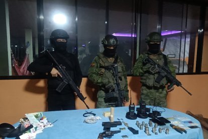 Militares realizaron operativos en Junín, Manabí.