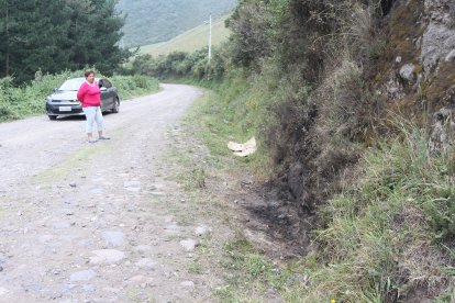 En este lugar se registró el hallazgo de la mujer, quien fue abandonada y quemada por sus asesinos.