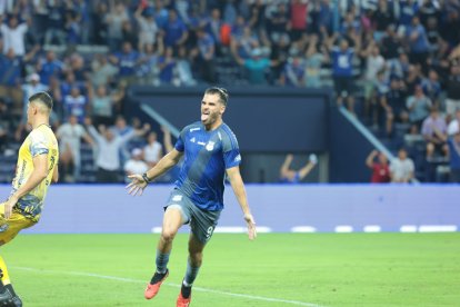 Castelli fue el hombre gol para los eléctricos.