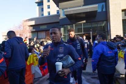 Pervis Estupiñán estaría en el 11 ante Italia.