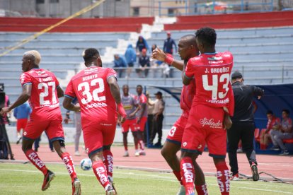 Fidel Martínez se estrenó con gol en El Nacional al marcar el tanto de la victoria.