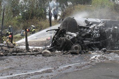 El Cuerpo de Bomberos se demoró más de dos horas en controlar las llamas.