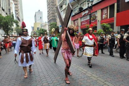La fe católica se volcó a las calles de Guayaquil
