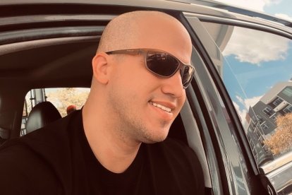 Leonel Allegues también fue comparado físicamente con el cantante Gianmarco.