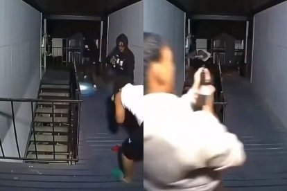 Secuencia del clip en donde los delincuentes toman a la víctima y luego su pareja sale a rescatarlo.