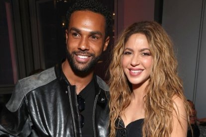 Shakira ofreció un concierto en Time Square y ahí estuvo en primera fila Lucient Laviscount, con quien grabó el videoclip, Puntería.