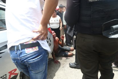 El hombre fue linchado por los vecinos del sector.