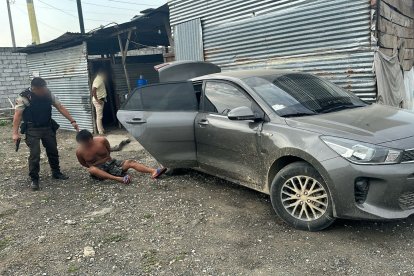 La Policía capturó a dos implicados junto al vehículo en el que se movilizaban y este sábado detuvieron a otro sospechoso.